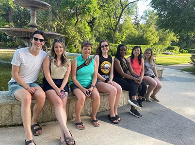 Pharmacy professionals enjoy an event in Regina's Wascana Park. (Submitted by Kirsten Tangedal)